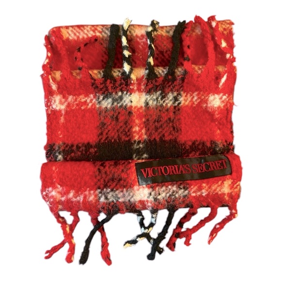 Victoria’s Secret Scarf 🧣 - Picture 2 of 9